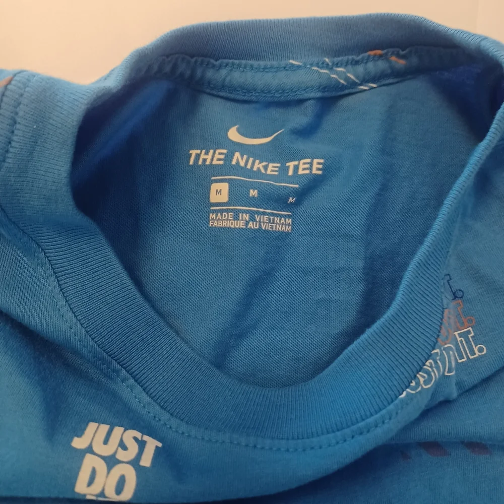 Nike Swoosh Print Logo Tee Sz M